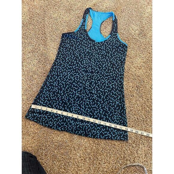 Lululemon Women's SeaWheeze Racerback Tank Blue Squiggles Standard Size 4 - Picture 8 of 8